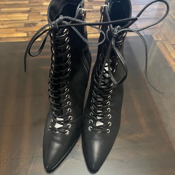 - Raye Tyler Black Leather Pointed Toe Lace Up Ankle Booties Size 6.5 - Picture 10 of 12